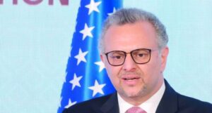 واشنطن والدوحة تبحثان عن حل 