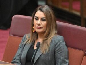 السيناتور الأسترالية 